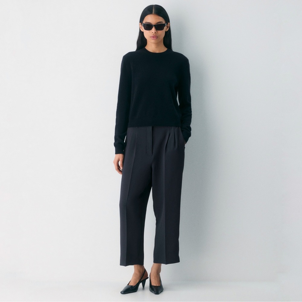 Aritzia | Wilfred | Effortless Pant Cropped Crepette Black Size 2